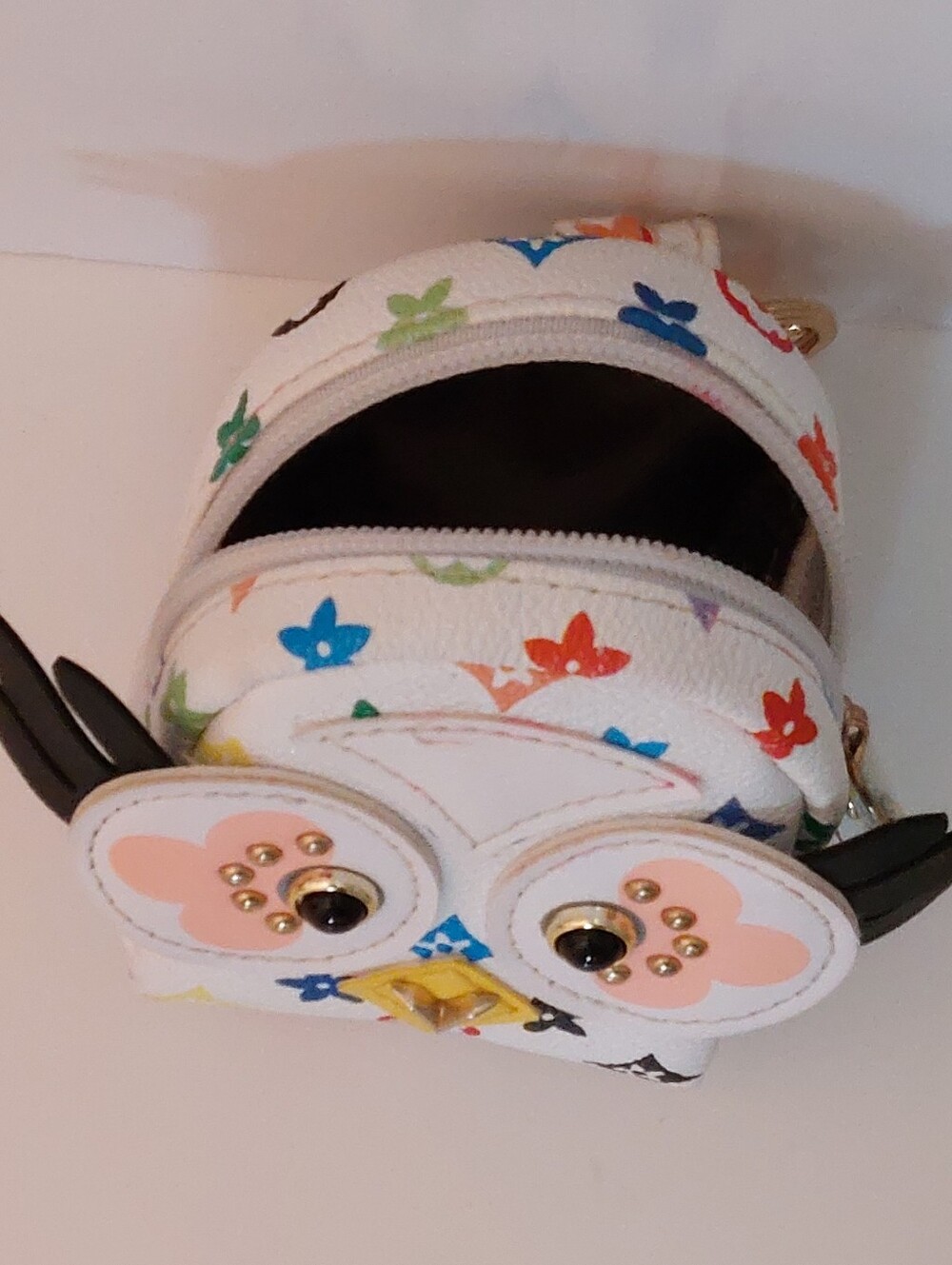 SALE Louis Vuitton White Mini Owl Backpack Bag Charm/Airpods Case - Picture 7 of 7